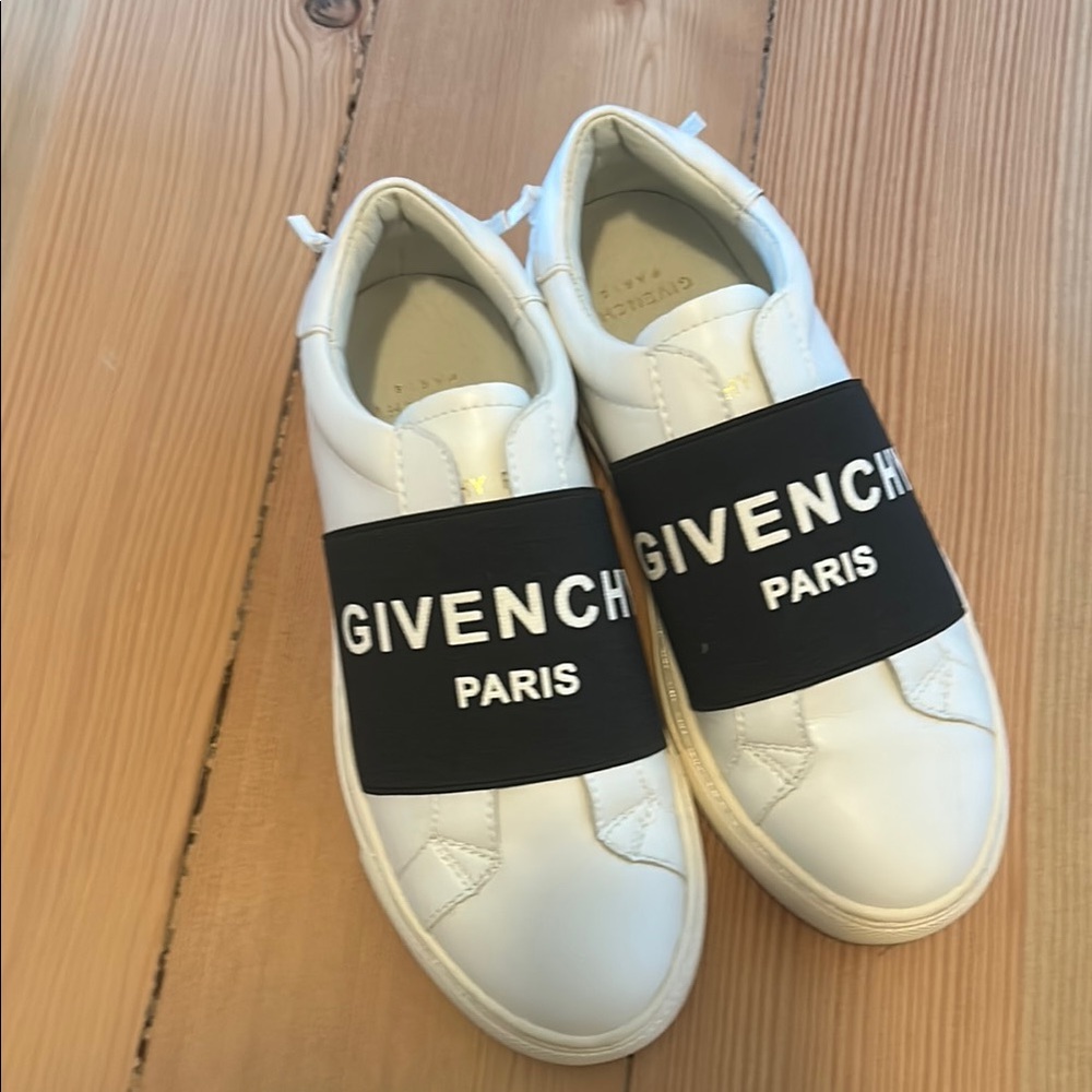 Givenchy White Sneakers size 35